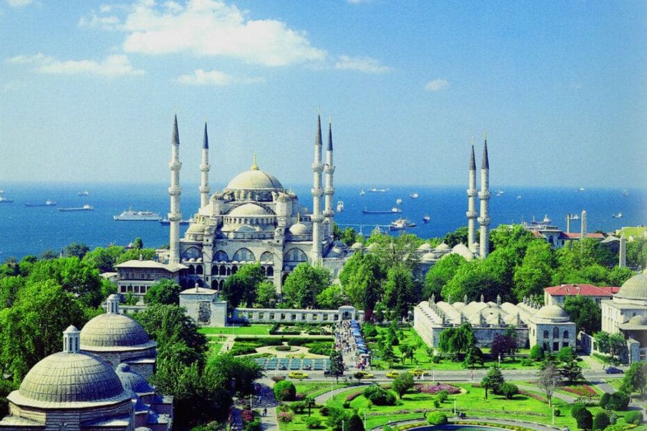 مواقع سياحية في اسطنبول في أبريل - بطل السفر