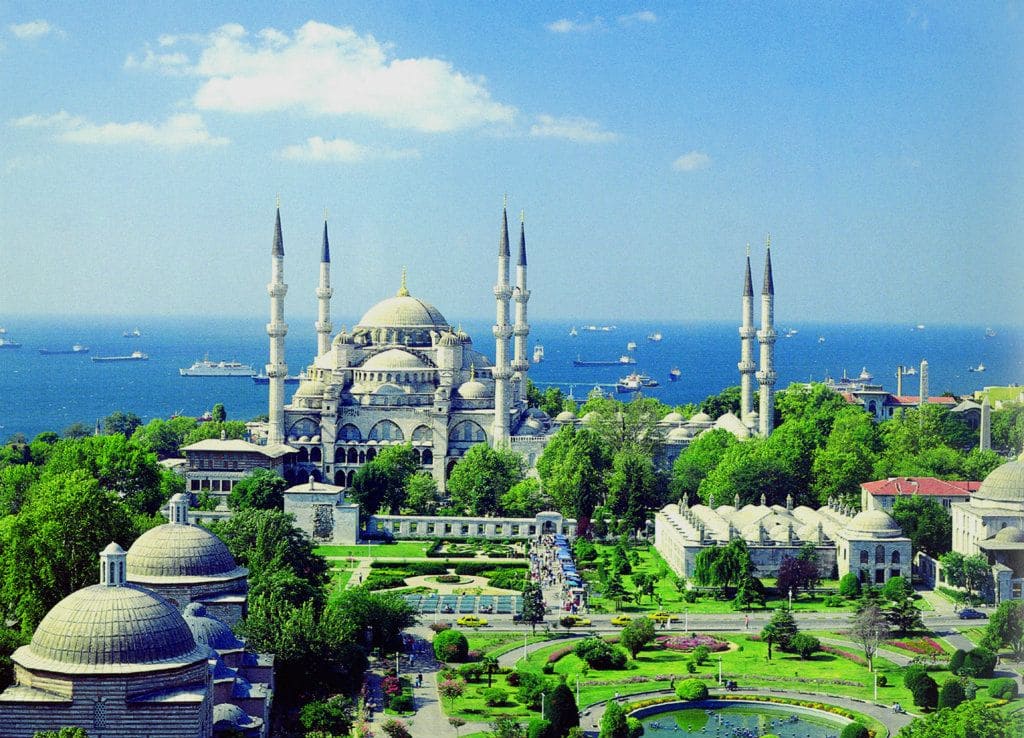 مواقع سياحية في اسطنبول في أبريل - بطل السفر